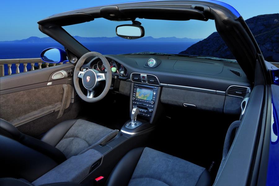  Porsche 911 Carrera 4 GTS Cabriolet 2011 года  (фото 3 из 10)